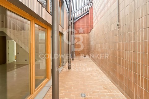 Dúplex de 2 dormitorios en venta en Barcelona, Cataluña, Spain № 5813 - foto 24