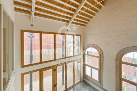 Dúplex de 2 dormitorios en venta en Barcelona, Cataluña, Spain № 5813