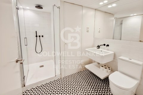 Ático de 2 dormitorios en venta en Barcelona, Cataluña, Spain № 5815 - foto 19