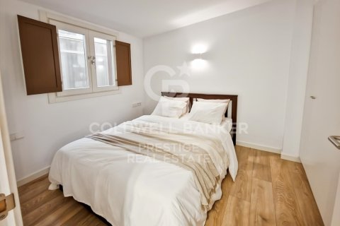 Ático de 2 dormitorios en venta en Barcelona, Cataluña, Spain № 5815 - foto 12