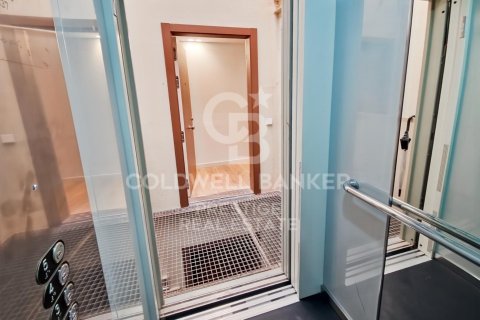 Ático de 2 dormitorios en venta en Barcelona, Cataluña, Spain № 5815 - foto 20