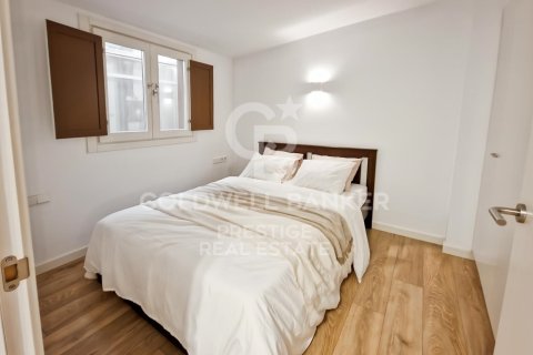 Ático de 2 dormitorios en venta en Barcelona, Cataluña, Spain № 5815 - foto 16