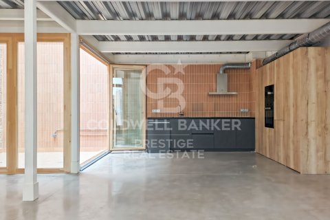 Tríplex de 2 dormitorios en venta en Barcelona, Cataluña, Spain № 5812 - foto 2