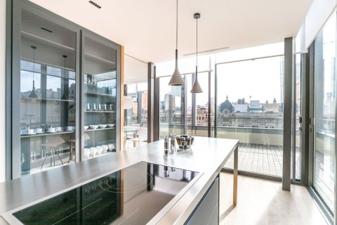 Apartamento de 3 dormitorios en alquiler en Barcelona, Cataluña, Spain № 1554 - foto 9