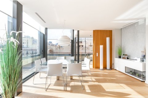 Apartamento de 3 dormitorios en alquiler en Barcelona, Cataluña, Spain № 1554 - foto 5