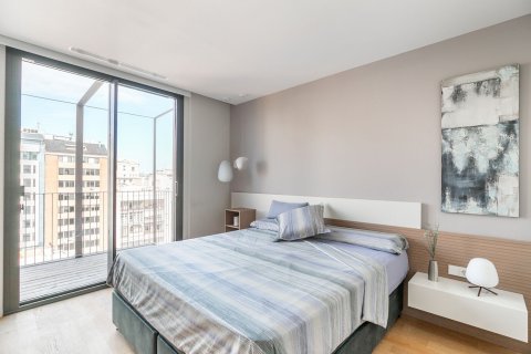 Apartamento de 3 dormitorios en alquiler en Barcelona, Cataluña, Spain № 1554 - foto 10