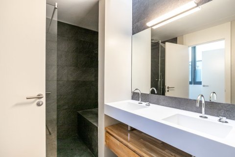 Apartamento de 3 dormitorios en alquiler en Barcelona, Cataluña, Spain № 1554 - foto 11