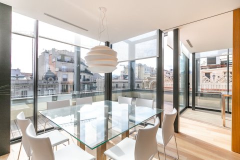 Apartamento de 3 dormitorios en alquiler en Barcelona, Cataluña, Spain № 1554 - foto 7