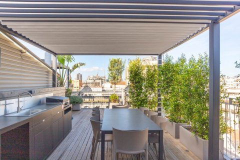 Apartamento de 3 dormitorios en alquiler en Barcelona, Cataluña, Spain № 1554
