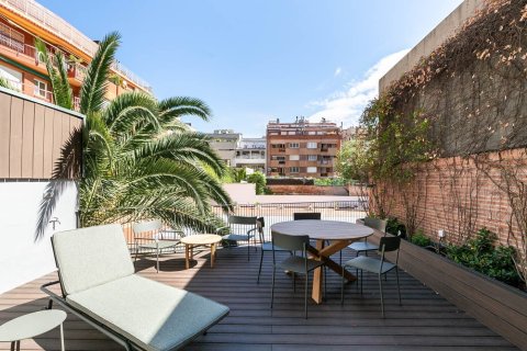 Apartamento de 3 dormitorios en alquiler en Barcelona, Cataluña, Spain № 1553