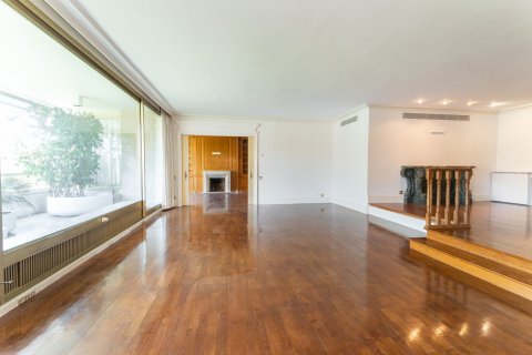 5 bedrooms apartment for rent in Barcelona, Catalonia, Spain № 1555 - photo 5
