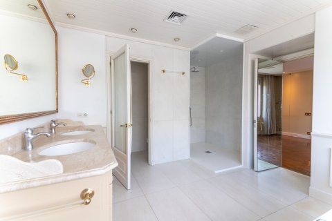 5 bedrooms apartment for rent in Barcelona, Catalonia, Spain № 1555 - photo 14
