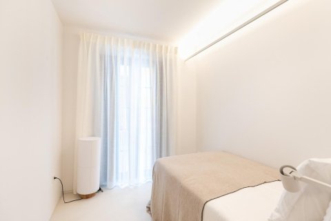 Apartamento de 3 dormitorios en alquiler en Barcelona, Cataluña, Spain № 1556 - foto 2