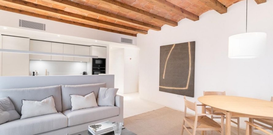 Apartamento de 3 dormitorios en alquiler en Barcelona, Cataluña, Spain № 1556