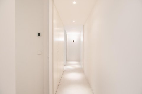 Apartamento de 3 dormitorios en alquiler en Barcelona, Cataluña, Spain № 1556 - foto 5