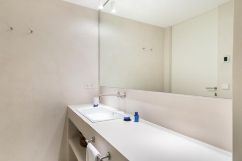 Apartamento de 3 dormitorios en alquiler en Barcelona, Cataluña, Spain № 1556 - foto 8