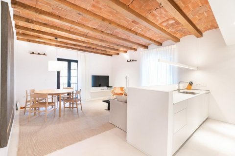 Apartamento de 3 dormitorios en alquiler en Barcelona, Cataluña, Spain № 1556 - foto 13