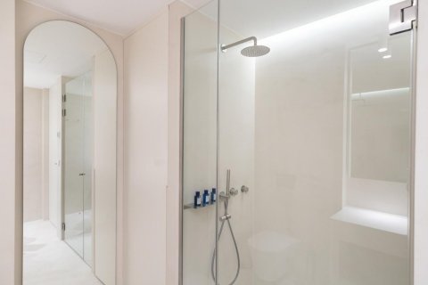 Apartamento de 3 dormitorios en alquiler en Barcelona, Cataluña, Spain № 1556 - foto 7