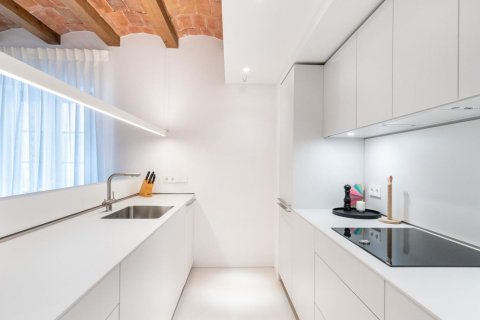 Apartamento de 3 dormitorios en alquiler en Barcelona, Cataluña, Spain № 1556 - foto 11