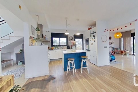 Сasa de 3 dormitorios en venta en Cunit, Tarragona, Cataluña, Spain № 4945 - foto 8