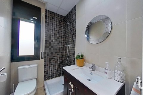 Сasa de 3 dormitorios en venta en Cunit, Tarragona, Cataluña, Spain № 4945 - foto 13