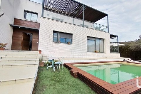 Сasa de 3 dormitorios en venta en Cunit, Tarragona, Cataluña, Spain № 4945