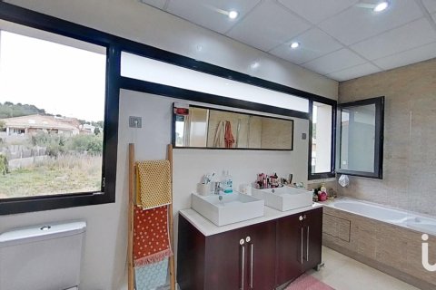 Сasa de 3 dormitorios en venta en Cunit, Tarragona, Cataluña, Spain № 4945 - foto 20