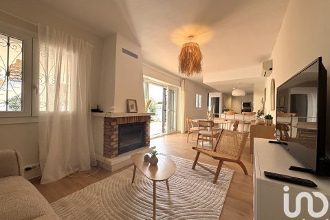 Сasa de 3 dormitorios en venta en Empuriabrava, Gerona, Cataluña, Spain № 4944 - foto 7