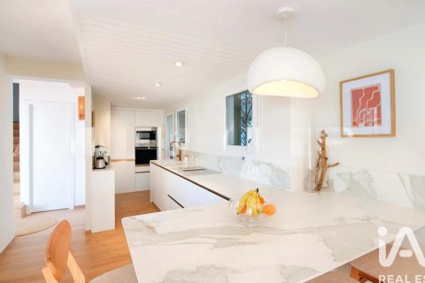 Сasa de 3 dormitorios en venta en Empuriabrava, Gerona, Cataluña, Spain № 4944 - foto 9