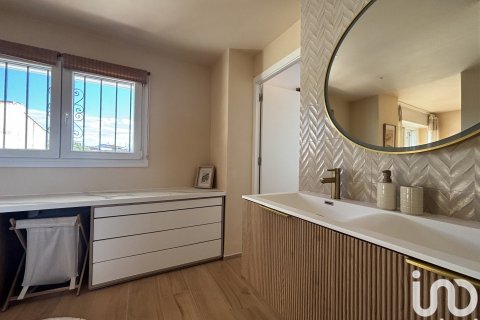 Сasa de 3 dormitorios en venta en Empuriabrava, Gerona, Cataluña, Spain № 4944 - foto 20