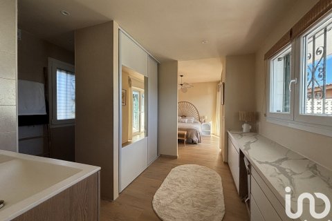 Сasa de 3 dormitorios en venta en Empuriabrava, Gerona, Cataluña, Spain № 4944 - foto 18