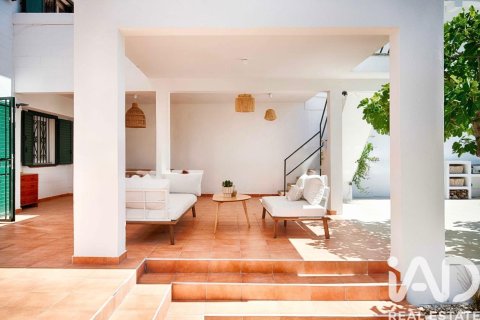 Сasa de 3 dormitorios en venta en Empuriabrava, Gerona, Cataluña, Spain № 4944 - foto 5