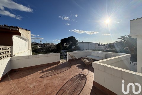 Сasa de 3 dormitorios en venta en Empuriabrava, Gerona, Cataluña, Spain № 4944 - foto 25