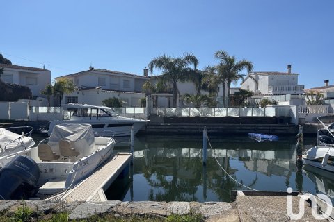 Сasa de 3 dormitorios en venta en Empuriabrava, Gerona, Cataluña, Spain № 4944 - foto 28