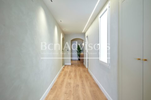 4 bedrooms apartment for sale in Eixample, Barcelona, Catalonia, Spain № 2908 - photo 26