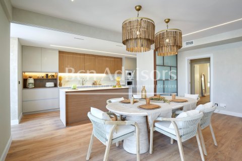 4 bedrooms apartment for sale in Eixample, Barcelona, Catalonia, Spain № 2908 - photo 12