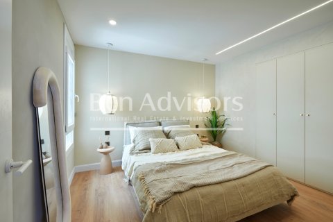 4 bedrooms apartment for sale in Eixample, Barcelona, Catalonia, Spain № 2908 - photo 28