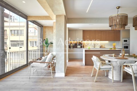 4 bedrooms apartment for sale in Eixample, Barcelona, Catalonia, Spain № 2908 - photo 10
