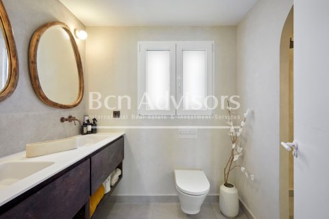 4 bedrooms apartment for sale in Eixample, Barcelona, Catalonia, Spain № 2908 - photo 23