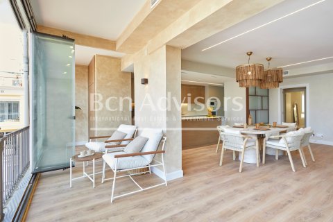 4 bedrooms apartment for sale in Eixample, Barcelona, Catalonia, Spain № 2908 - photo 11