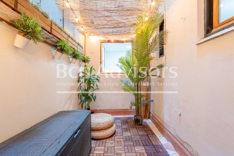 Apartamento de 2 dormitorios en venta en Eixample, Barcelona, Cataluña, Spain № 2909 - foto 18