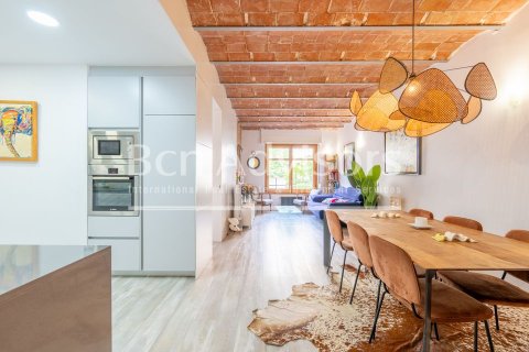 Apartamento de 2 dormitorios en venta en Eixample, Barcelona, Cataluña, Spain № 2909 - foto 3