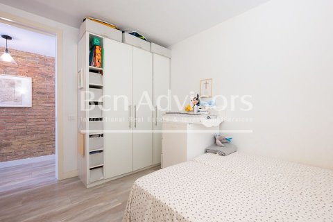 Apartamento de 2 dormitorios en venta en Eixample, Barcelona, Cataluña, Spain № 2909 - foto 19