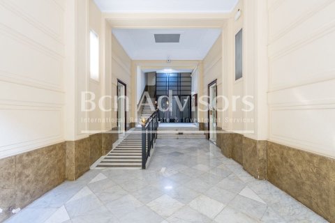 Apartamento de 2 dormitorios en venta en Eixample, Barcelona, Cataluña, Spain № 2909 - foto 30