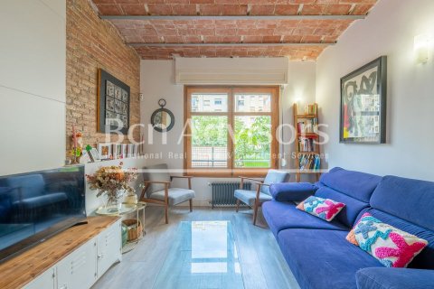 Apartamento de 2 dormitorios en venta en Eixample, Barcelona, Cataluña, Spain № 2909 - foto 4