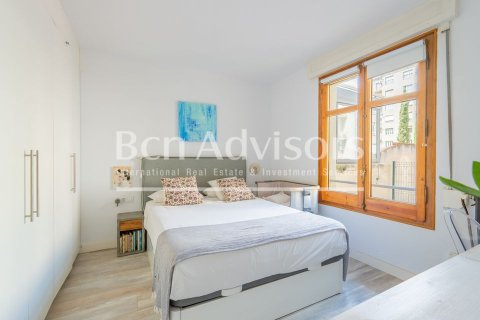 Apartamento de 2 dormitorios en venta en Eixample, Barcelona, Cataluña, Spain № 2909 - foto 12