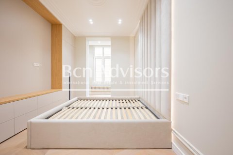 3 bedrooms apartment for sale in Eixample, Barcelona, Catalonia, Spain № 2912 - photo 22