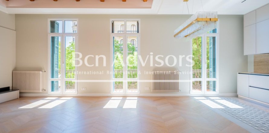 3 bedrooms apartment for sale in Eixample, Barcelona, Catalonia, Spain № 2912
