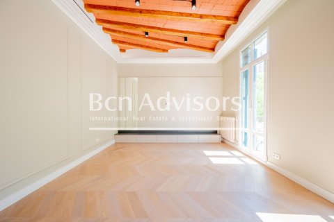 3 bedrooms apartment for sale in Eixample, Barcelona, Catalonia, Spain № 2912 - photo 11