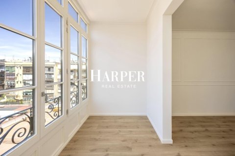 2 bedrooms apartment for sale in Eixample, Barcelona, Catalonia, Spain № 2371 - photo 2